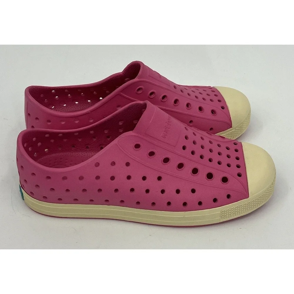 Native Jefferson Slip-On Waterproof Shoe Size 3 Hot Pink Play Outdoors Capsule